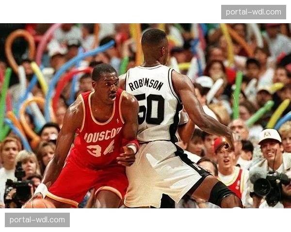 回顾“鲨鱼”奥尼尔与“大梦”奥拉朱旺的世纪对决 回顾“鲨鱼”奥尼尔与“大梦”奥拉朱旺的世纪对决